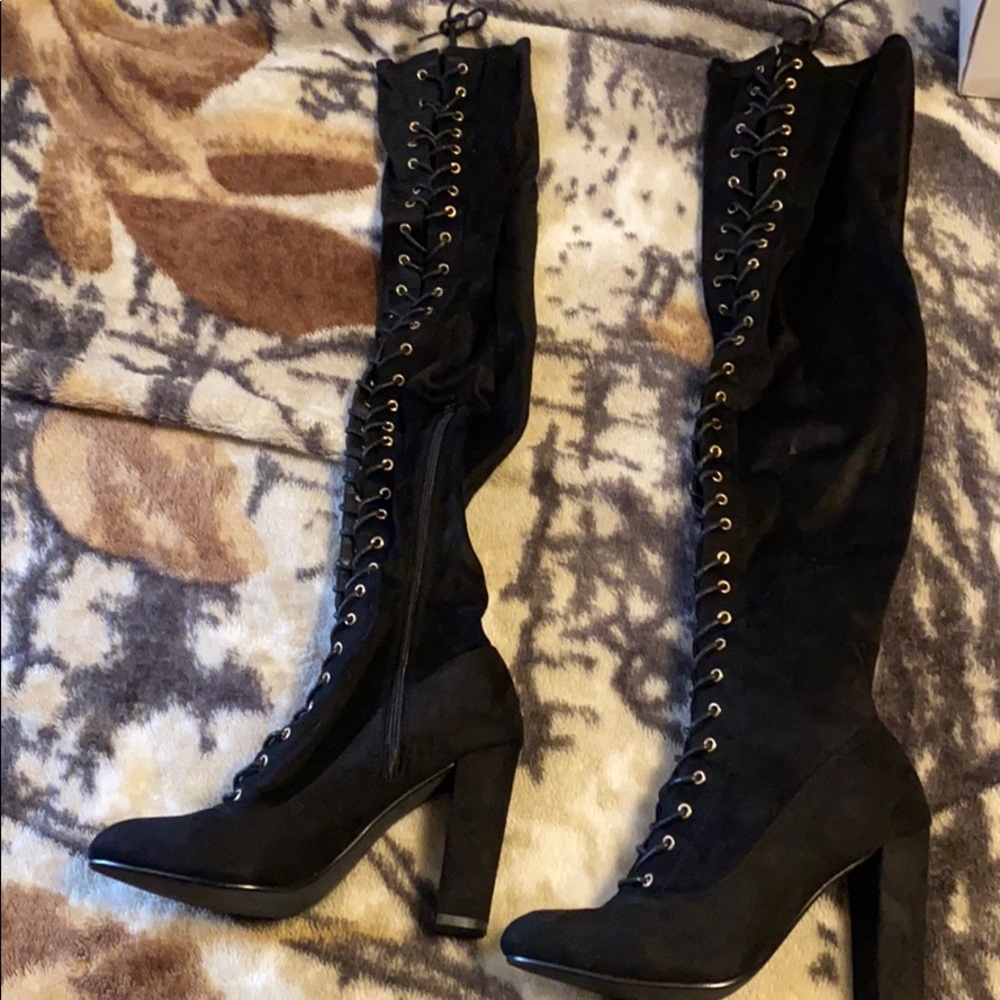 Shoe dazzle black boots size 9